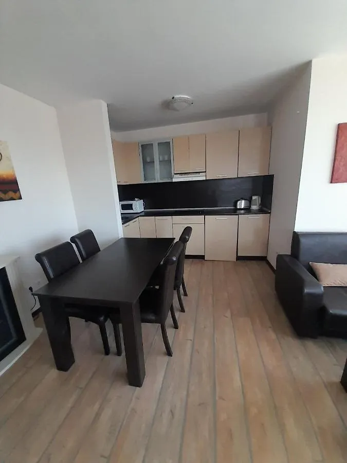 Private Apartments In Alpine Lodge バンスコ